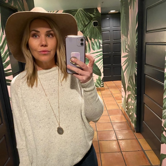 Meet your Posher, Katie - Picture 2 of 2